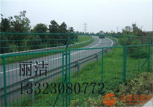 金屬絲桃形立柱護欄網(wǎng) 優(yōu)質(zhì)廠家的產(chǎn)品特點詳解